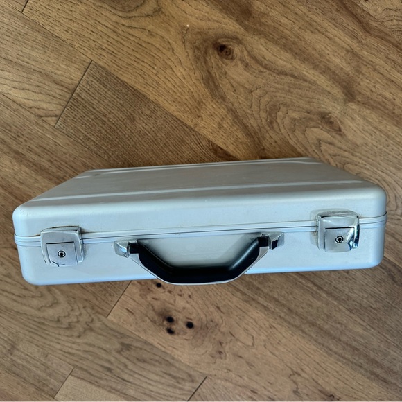 Halliburton Briefcase for Men - Picture 3 of 9